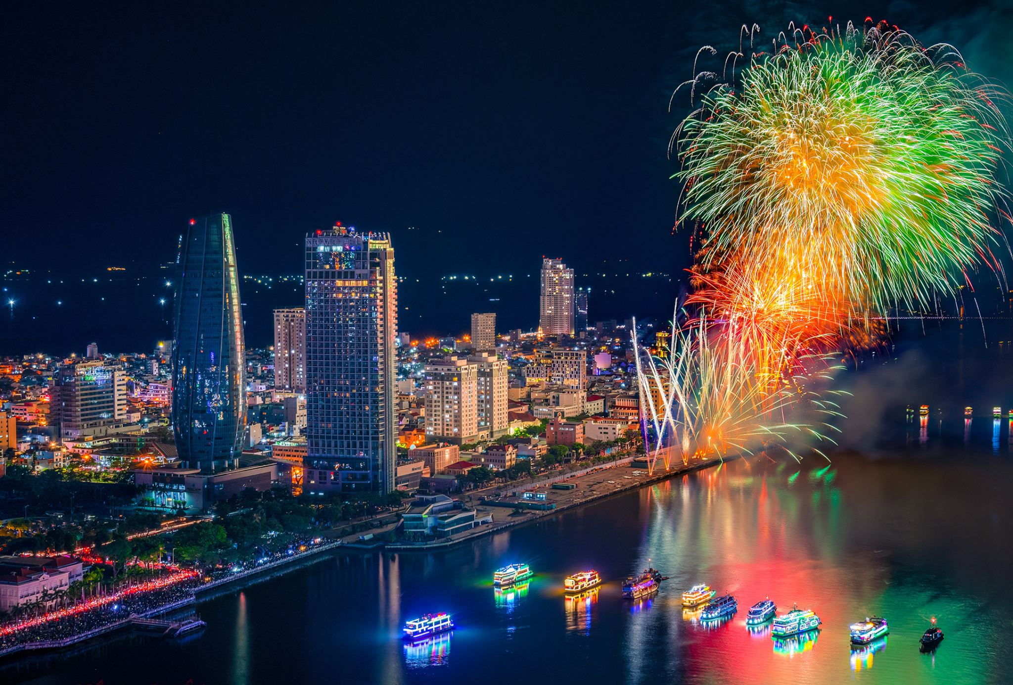 Vi tri xem le hoi phao hoa Da Nang dep-Du thuen