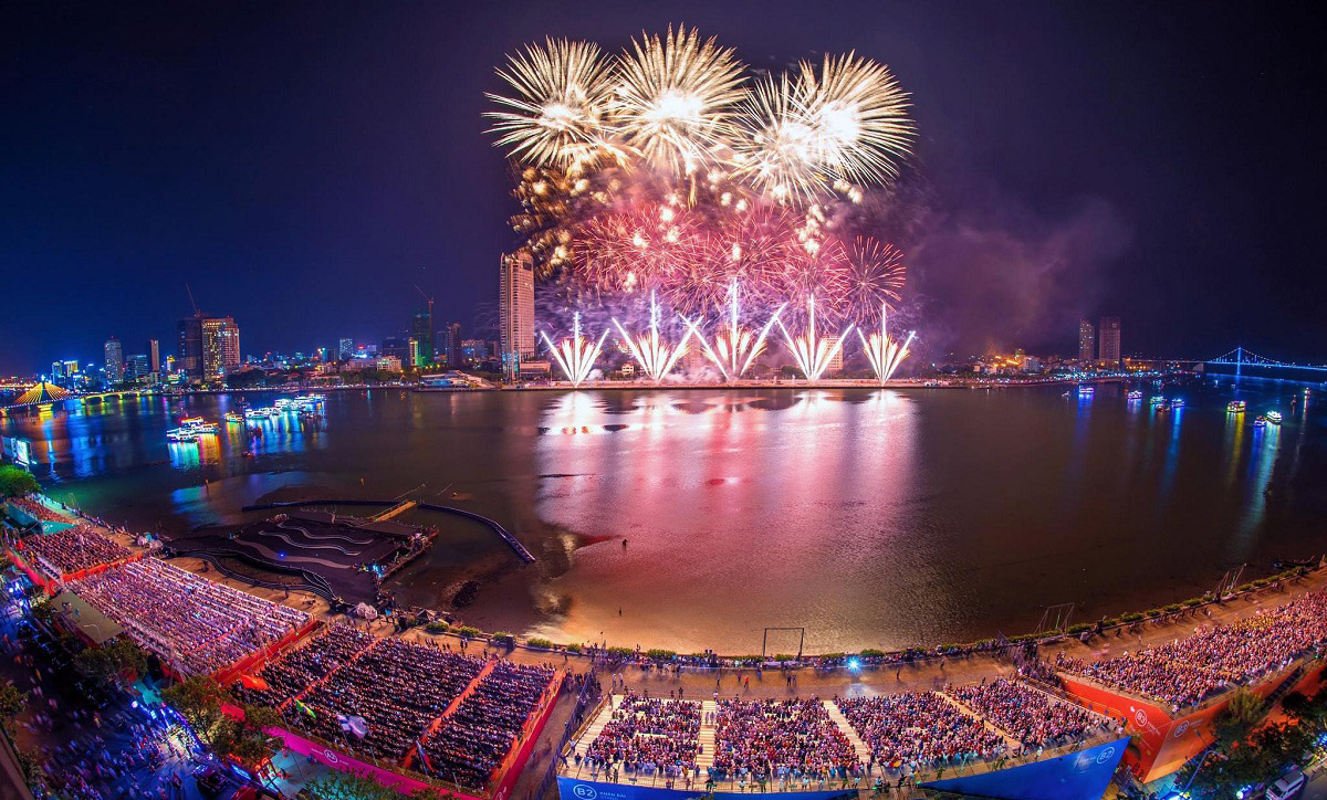 Vi tri xem le hoi phao hoa Da Nang dep-Khan dai